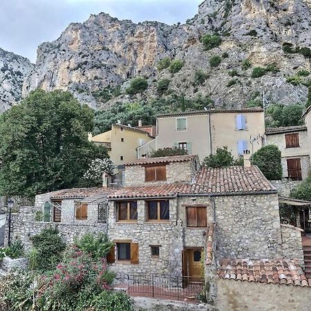 Апартаменты Studio Vue Sur La Roche, Au Calme Moustiers #1 Экстерьер фото