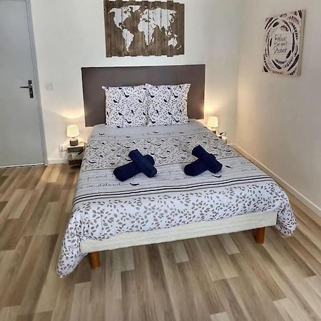 Апартаменты Studio Vue Sur La Roche, Au Calme Moustiers #1 Экстерьер фото